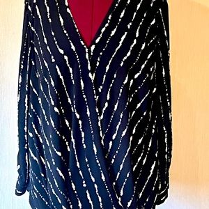 Vince Camuto slimming 3x blouse